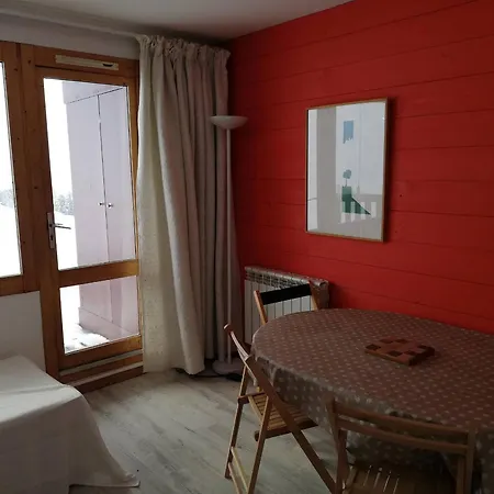 Skis Aux Pieds, Terrasse Ensoleillee, Animaux Admis, 6 Personnes - Fr-1-351-22 *