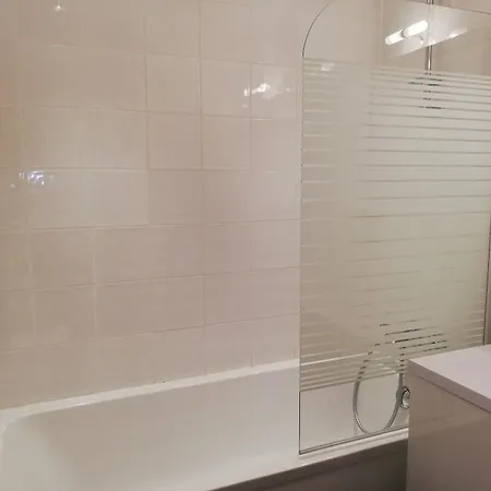 Skis Aux Pieds, Terrasse Ensoleillee, Animaux Admis, 6 Personnes - Fr-1-351-22 Lägenhet *