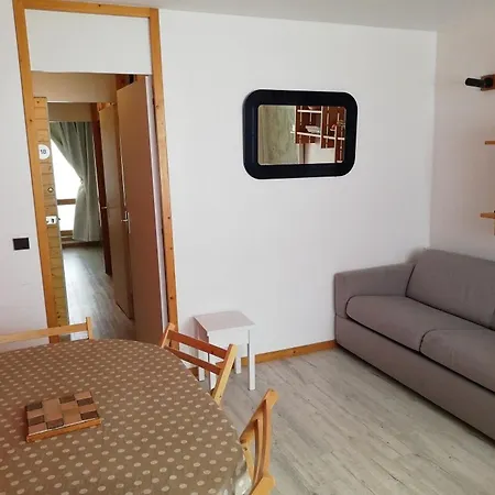 Skis Aux Pieds, Terrasse Ensoleillee, Animaux Admis, 6 Personnes - Fr-1-351-22