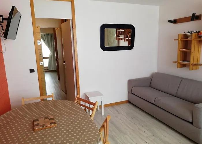 Skis Aux Pieds, Terrasse Ensoleillee, Animaux Admis, 6 Personnes - Fr-1-351-22